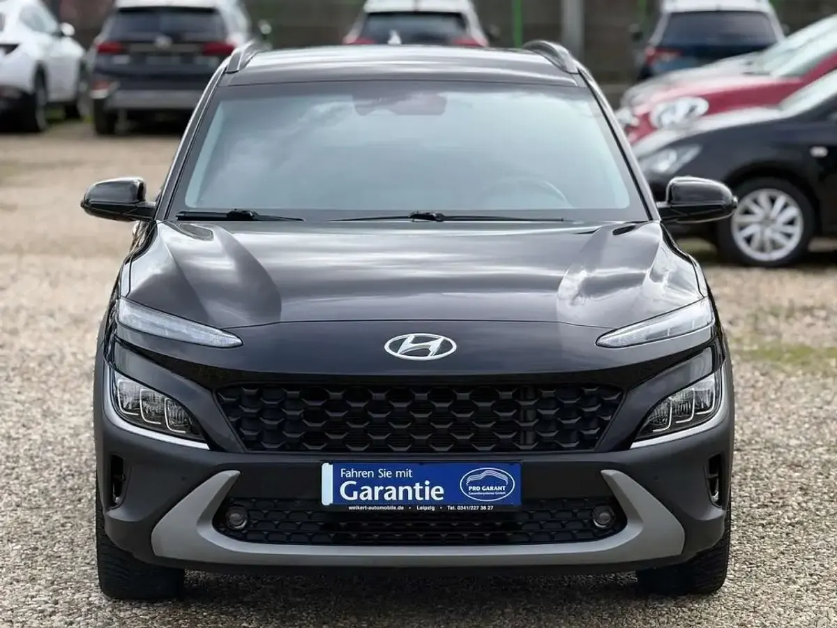 Gebraucht Hyundai Kona 120 PS (88 kW) 2021 Phantom black SUV