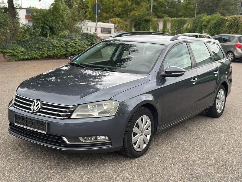 Grau Gebraucht 2011 VW Passat Trendline Kombi | 4.490 € (Guter Preis) - Bild 1/4
