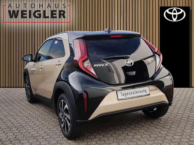 Gebraucht Toyota Aygo X Team 72 PS (52 kW) 2025 Ginger beige metallic SUV