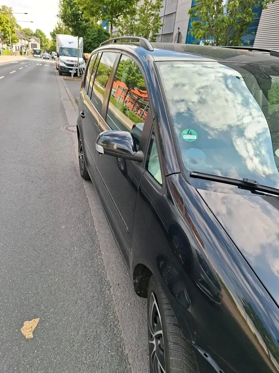 Gebraucht VW Touran 19 PS (13 kW) 2009 Schwarz Van / Kleinbus