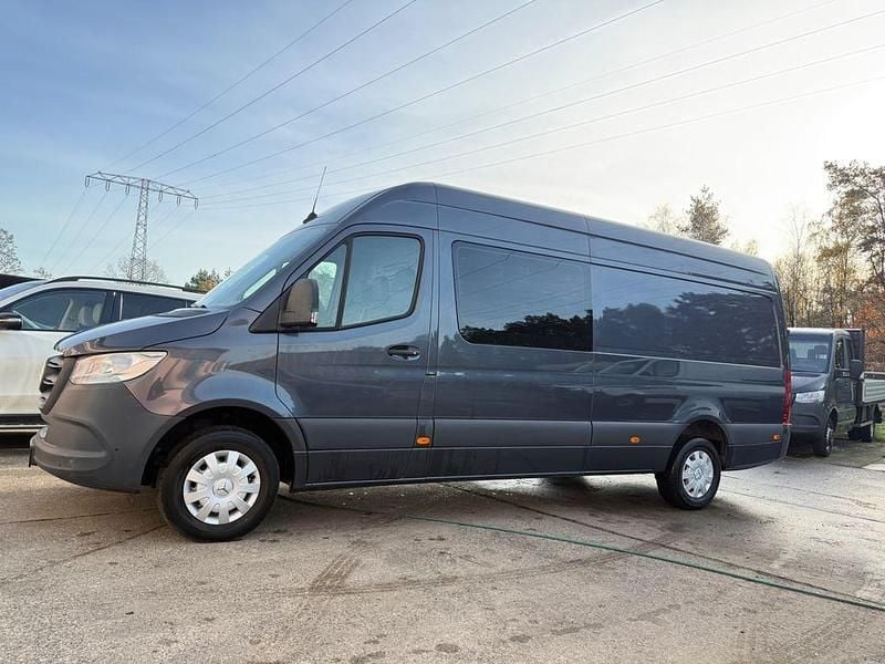 Grau Gebraucht 2021 Mercedes Sprinter Van | 48.778 € (Etwas zu teuer) - Bild 1/4