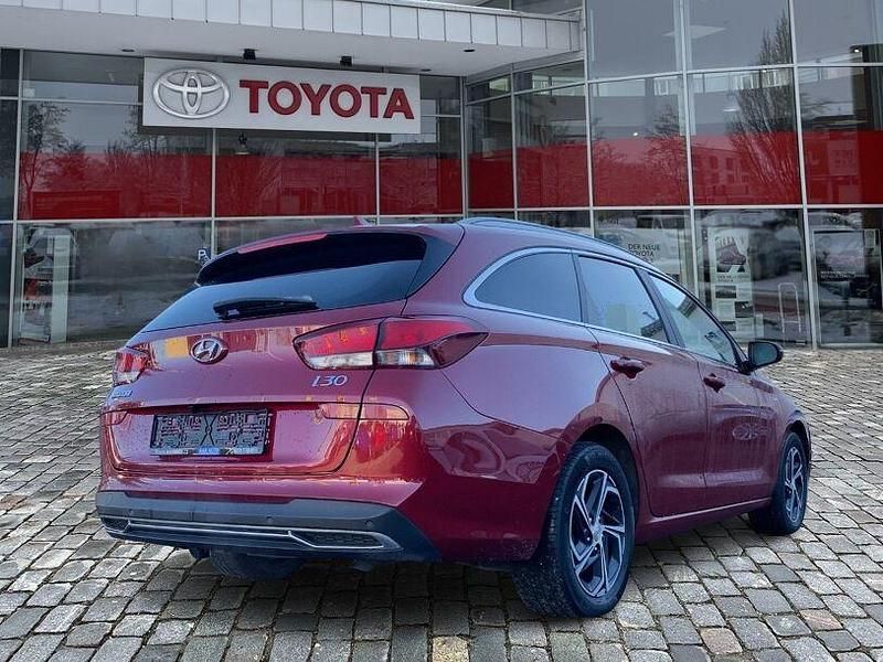 Gebraucht Hyundai i30 Trend 159 PS (116 kW) 2021 Rot Kombi