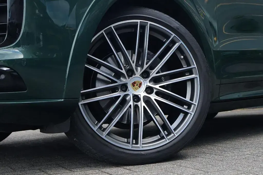 Gebraucht Porsche Cayenne Platinum Edition 462 PS (339 kW) 2023 Grün SUV
