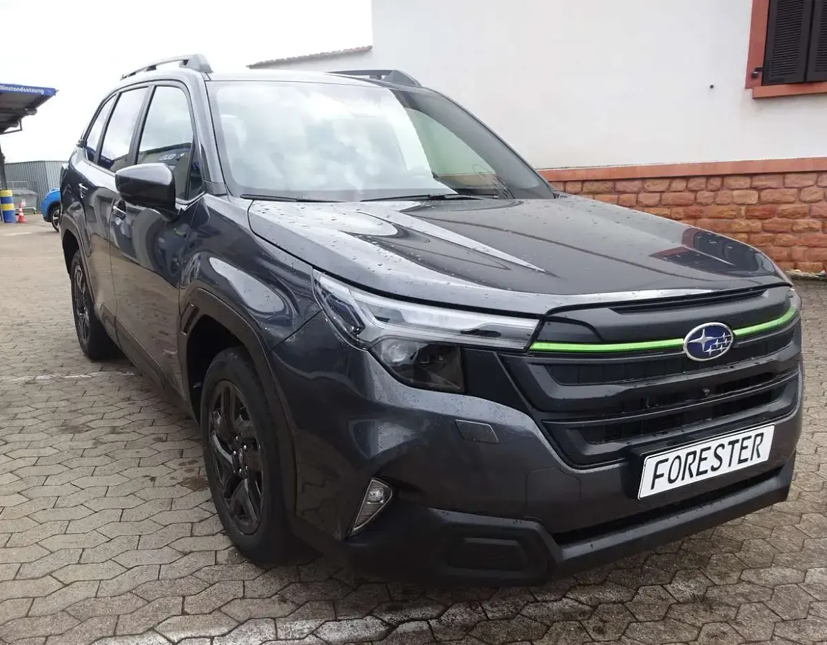 Gebraucht Subaru Forester Exclusive+ 136 PS (100 kW) 2026 Magnetite gray metallic SUV