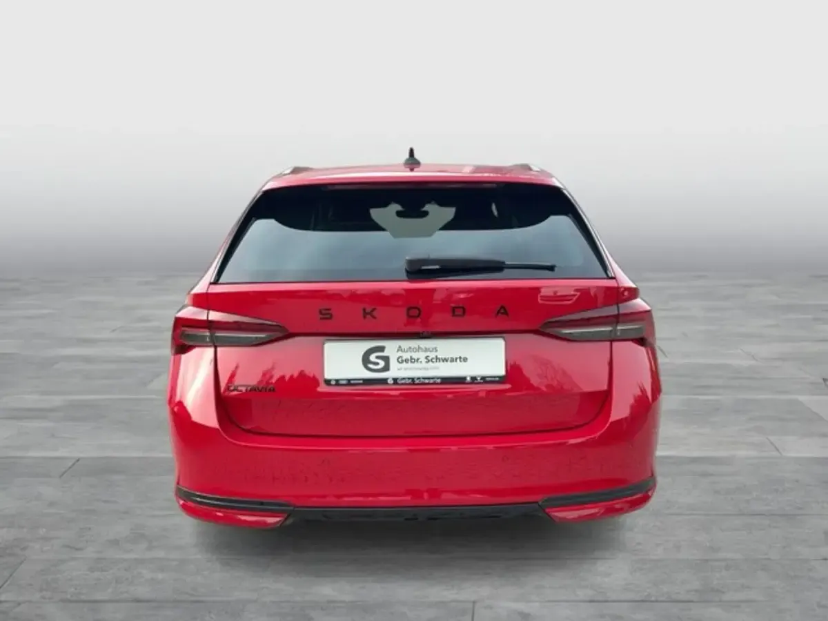 Gebraucht Skoda Octavia SportLine 150 PS (110 kW) 2025 Rot Kombi