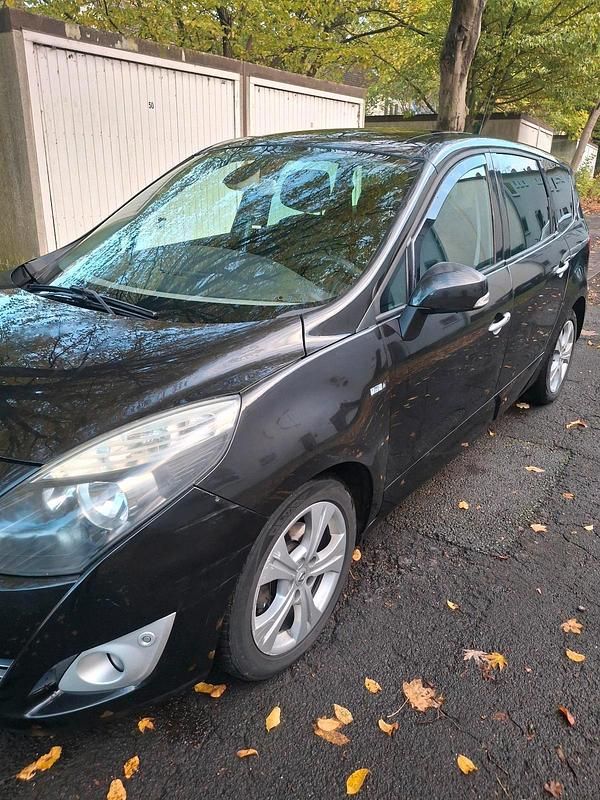 Schwarz Gebraucht 2010 Renault Grand Scénic III Van / Kleinbus | 2.700 € (Fairer Preis) - Bild 1/4