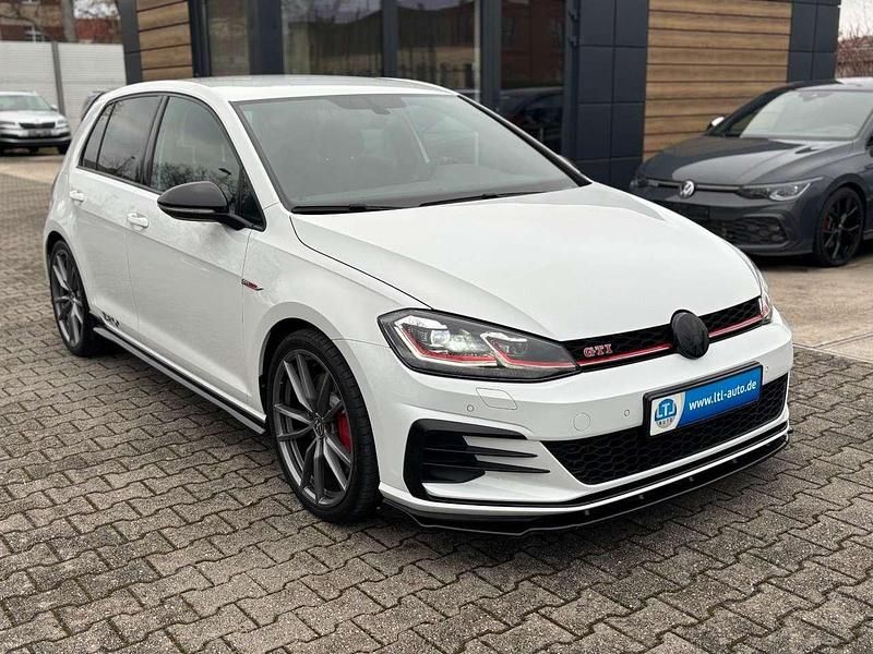 Pure white (metallic) Gebraucht 2019 VW Golf VII GTI Limousine | 21.999 € (Fairer Preis) - Bild 1/4