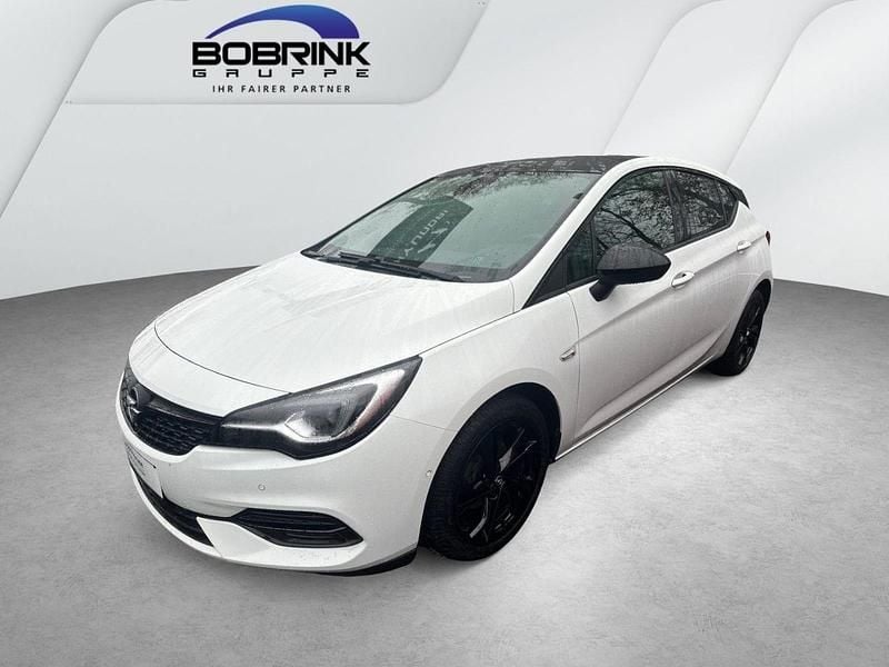 Weiß Gebraucht 2020 Opel Astra Ultimate Limousine | 16.990 € (Etwas zu teuer) - Bild 1/4