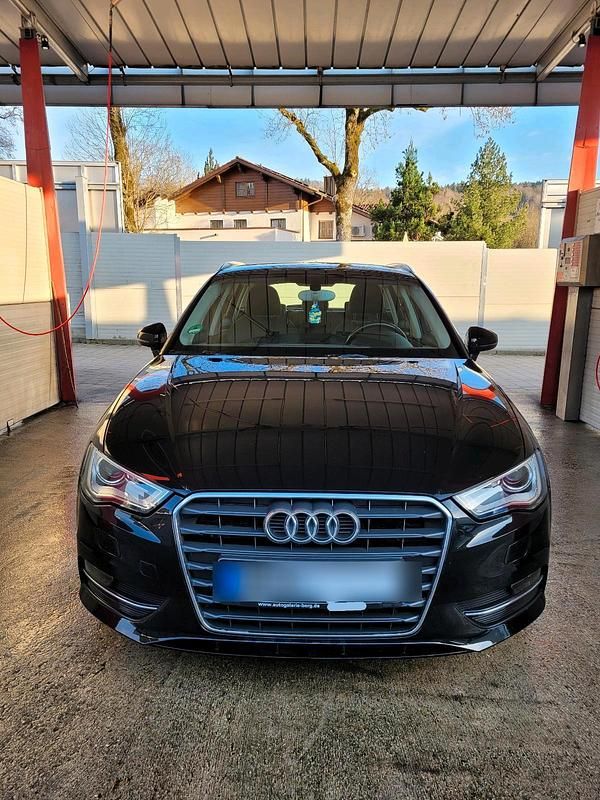 Schwarz Gebraucht 2014 Audi A3 Sportback Ambition Kleinwagen | 15.000 € (Fairer Preis) - Bild 1/4
