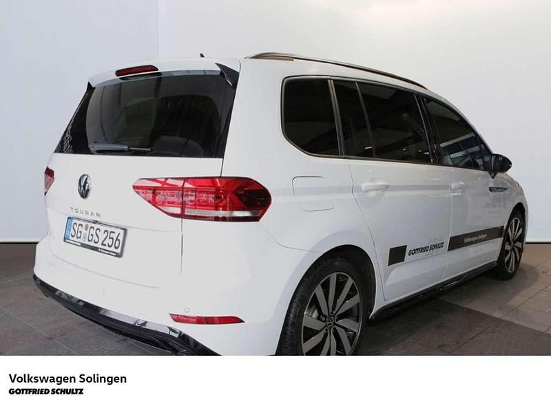 Gebraucht VW Touran Highline 150 PS (110 kW) 2025 Weiß Van / Kleinbus