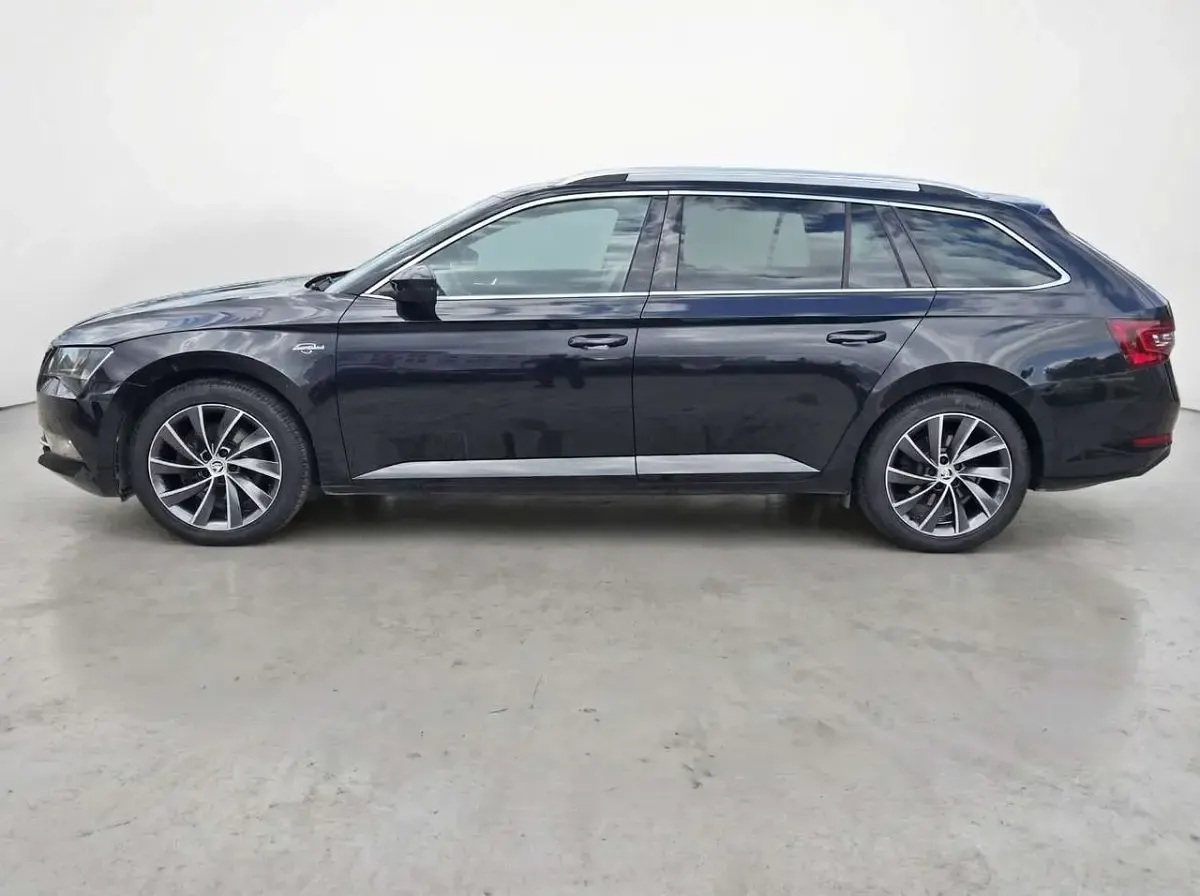 Gebraucht Skoda Superb LAURIN & KLEMENT 190 PS (139 kW) 2016 Cerna magic/black magic Kombi