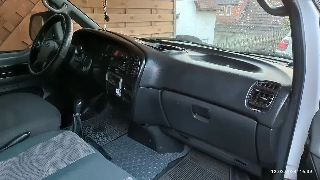Gebraucht Hyundai H-1 101 PS (74 kW) 2005 Weiß Van / Kleinbus