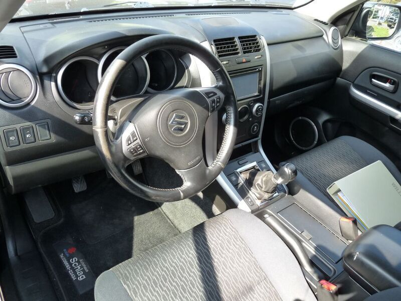Gebraucht Suzuki Grand Vitara 129 PS (94 kW) 2013 Schwarz SUV