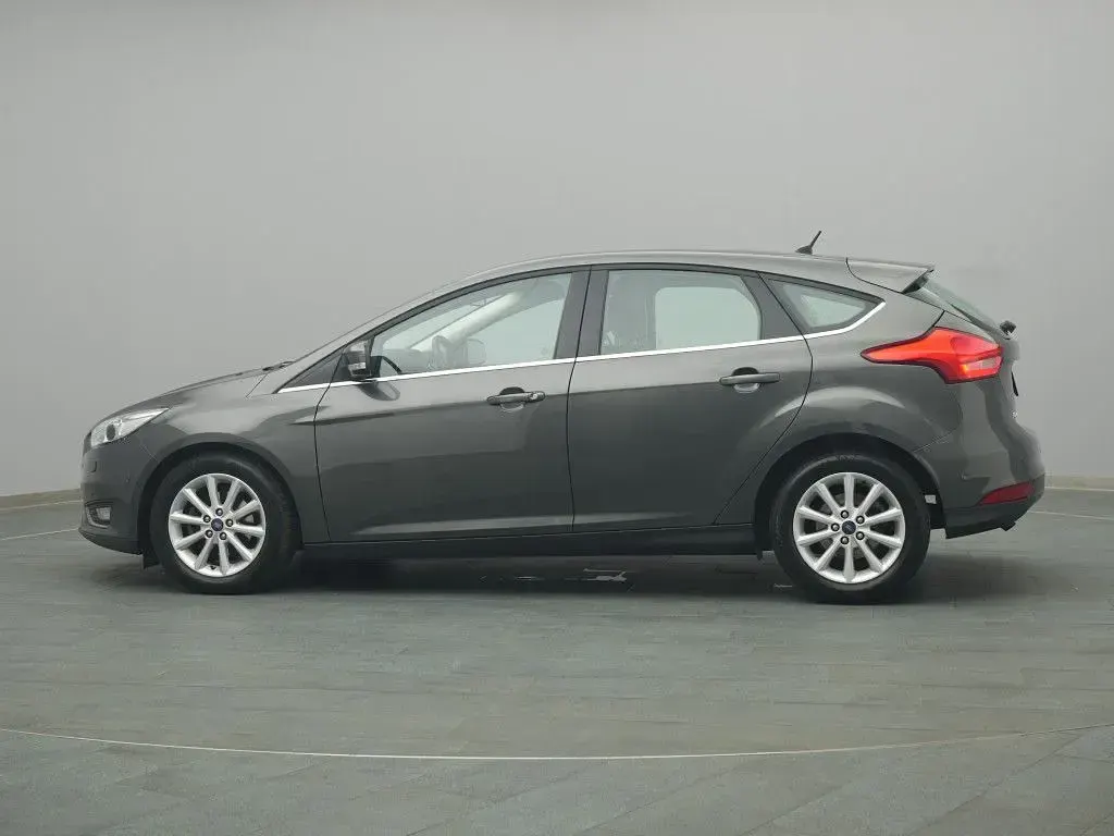 Używany Ford Focus Titanium 125 KM (91 kW) 2016 Szary Sedan/Limuzyna