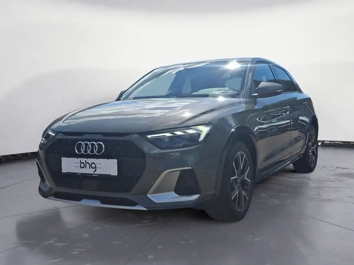 Gebraucht Audi A1 S-Line 110 PS (80 kW) 2022 Chronosgrau metallic SUV