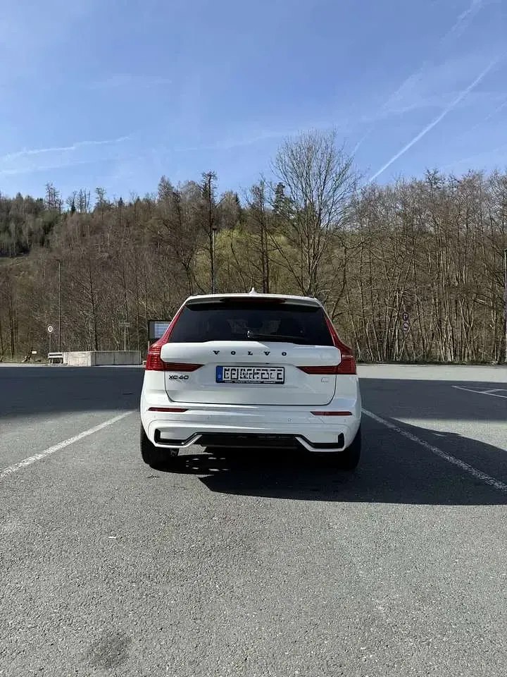 Używany Volvo XC60 Plus 398 KM (292 kW) 2023 Biały SUV