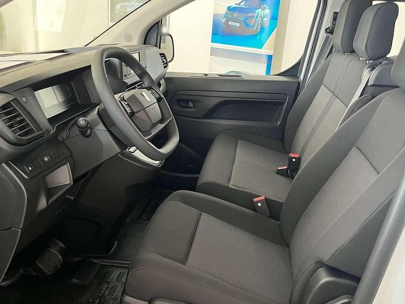 Gebraucht Peugeot Expert Active 177 PS (130 kW) 2024 Weiß Van