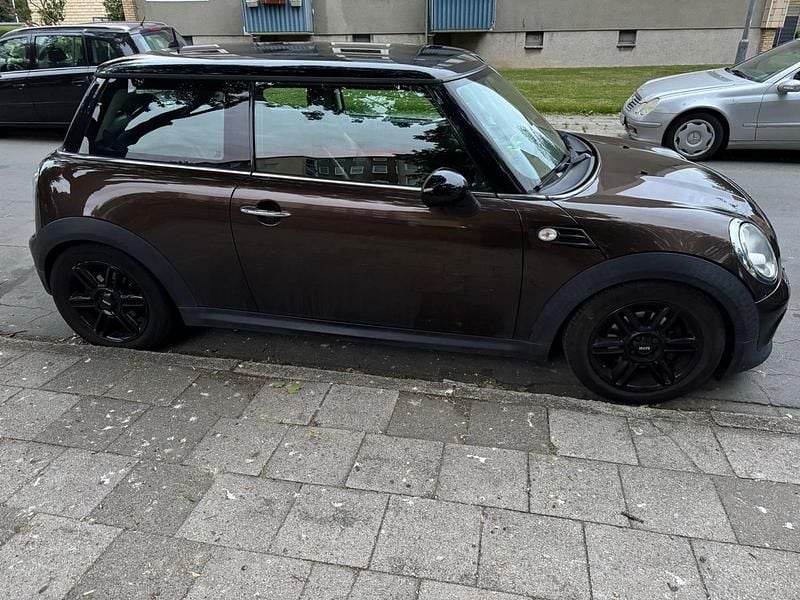 Braun Gebraucht 2012 Mini Cooper Coupé Coupé | 3.900 € (Guter Preis) - Bild 1/4