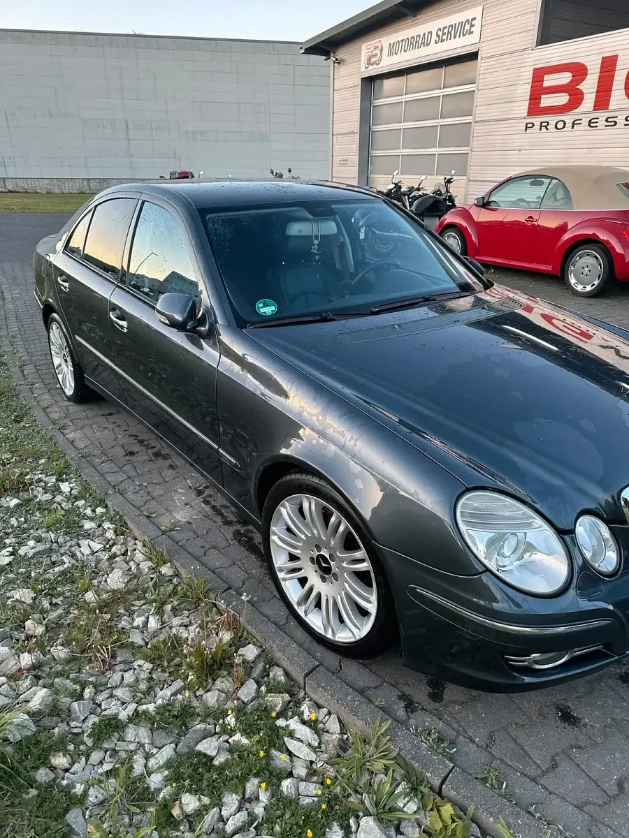 Usata Mercedes E280 190 CV (139 kW) 2009 Grigio Berlina