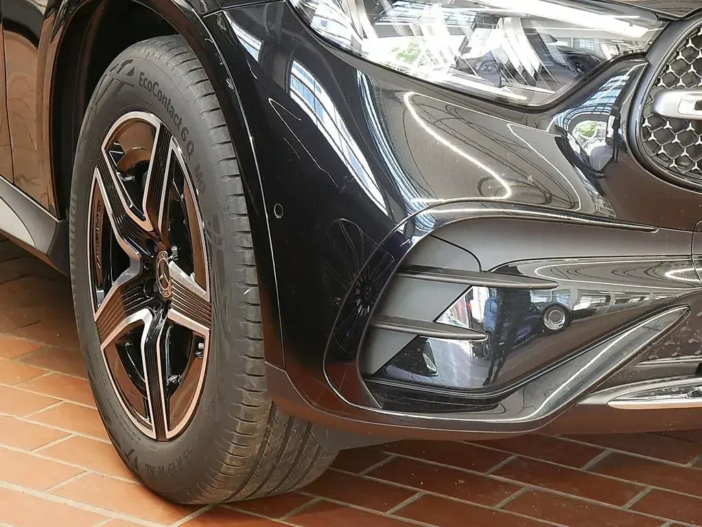 Gebraucht Mercedes GLC200 AMG 163 PS (119 kW) 2026 Schwarz SUV