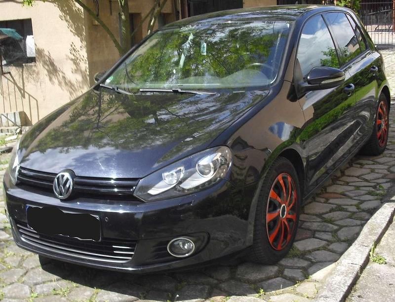 Schwarz Gebraucht 2012 VW Golf VI Match Limousine | 7.999 € (Fairer Preis) - Bild 1/4