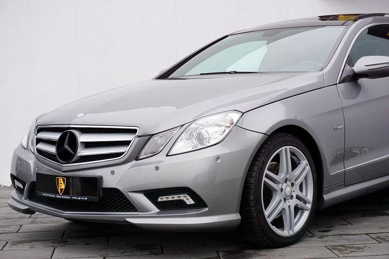 Gebraucht Mercedes E350 292 PS (214 kW) 2009 Palladiumsilber Coupé