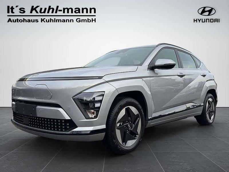 Gebraucht Hyundai Kona Advantage 114 kW (156 PS) 2024 Shimmering silver SUV