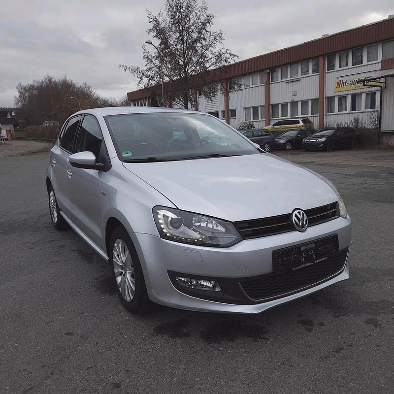 Gebraucht VW Polo Life 90 PS (66 kW) 2013 Silber Kleinwagen