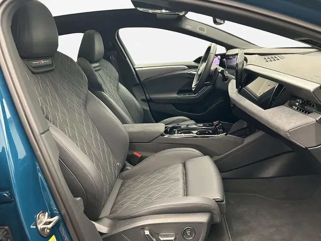 Second-hand Audi S6 e-tron Edition .1 369 kW (503 CP) 2025 Albastru Berlinǎ