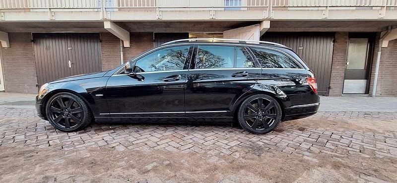 Schwarz Gebraucht 2008 Mercedes C320 Avantgarde Kombi | 7.000 € (Teuer) - Bild 1/4