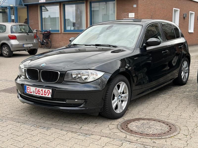 Gebraucht BMW 120 177 PS (130 kW) 2010 Schwarz Kleinwagen