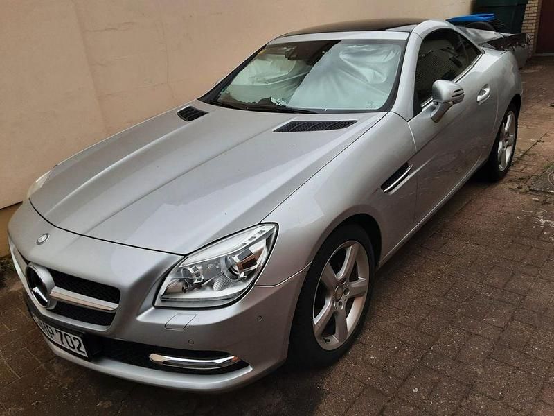 Silber Gebraucht 2013 Mercedes SLK200 Cabrio | 19.900 € (Fairer Preis) - Bild 1/4