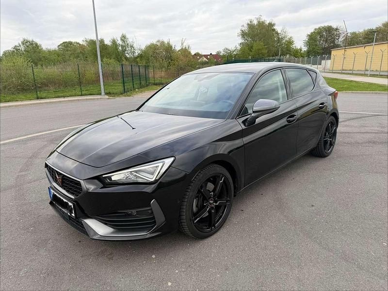 Second-hand Cupra Leon Basis 150 CP (110 kW) 2024 Negru Hatchback