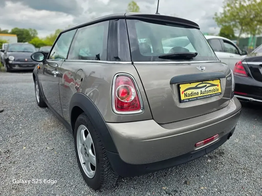 Gebraucht Mini ONE 98 PS (72 kW) 2011 Silber Kleinwagen