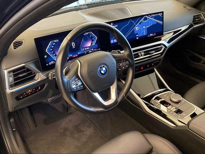 Gebraucht BMW 320e Sport Line 163 PS (119 kW) 2022 Schwarz Kombi