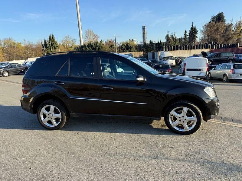 Gebraucht Mercedes ML320 224 PS (164 kW) 2006 Schwarz SUV