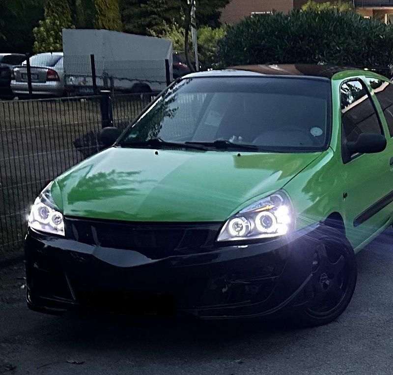 Grau Gebraucht 2006 Renault Clio II Campus Kleinwagen | 2.500 € (Teuer) - Bild 1/4