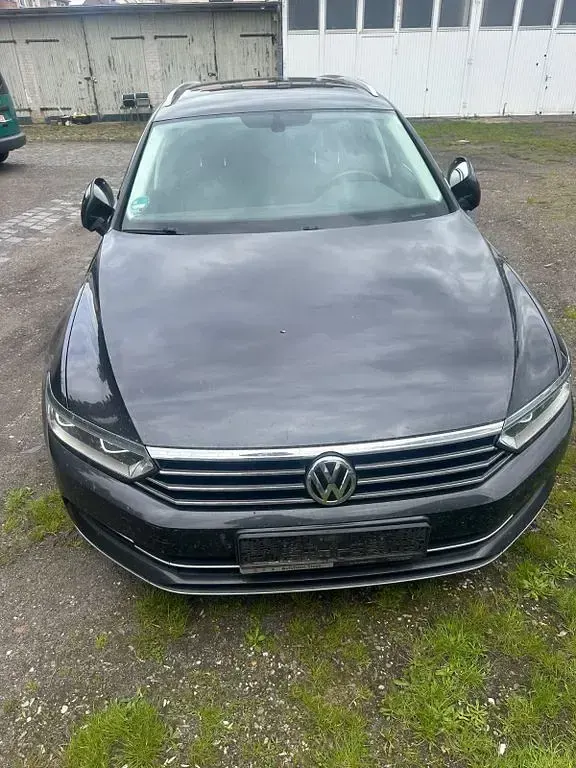 Usata VW Passat Highline 150 CV (110 kW) 2018 Grigio Station wagon