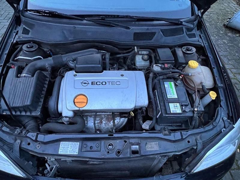 Gebraucht Opel Astra 101 PS (74 kW) 2001 Schwarz Limousine