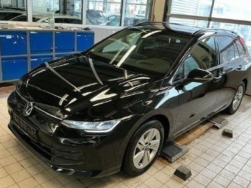 Gebraucht VW Golf VIII Life 150 PS (110 kW) 2025 Grenadillschwarz metallic Kombi
