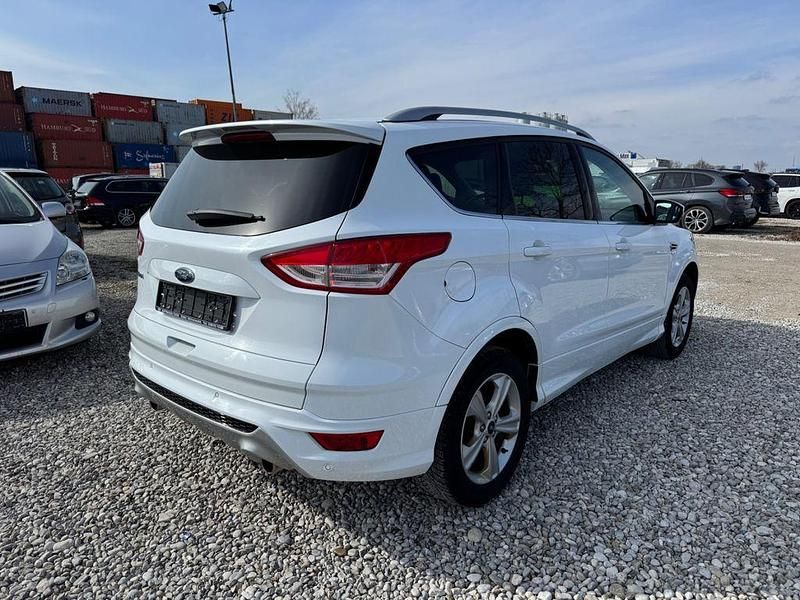 Gebraucht Ford Kuga 150 PS (110 kW) 2016 Weiß SUV
