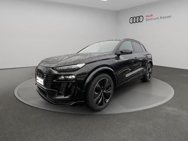 Gebraucht Audi Q6 e-tron Performance 225 kW (306 PS) 2025 Mythosschwarz metallic SUV