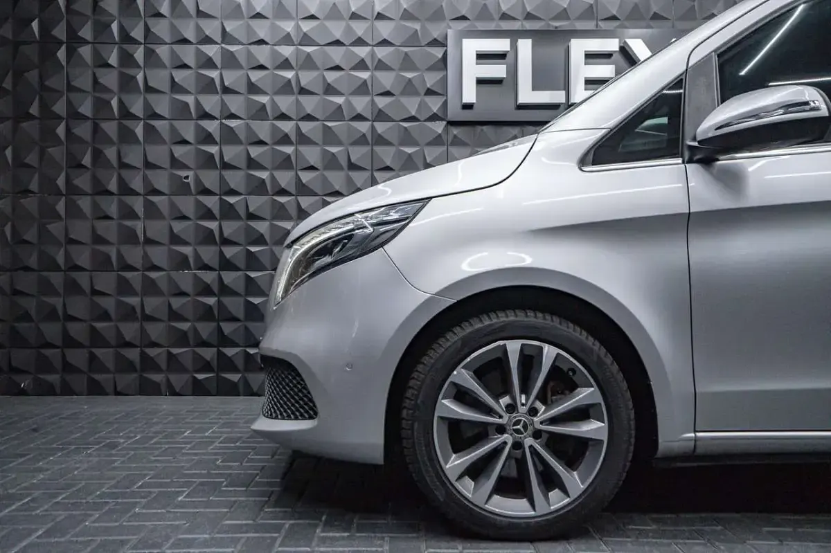 Gebraucht Mercedes V250 Avantgarde 190 PS (139 kW) 2020 Brillantsilber metallic Van / Kleinbus