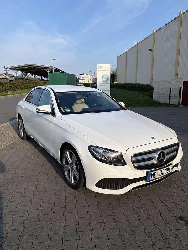 Gebraucht Mercedes E350 Avantgarde 258 PS (189 kW) 2017 Limousine