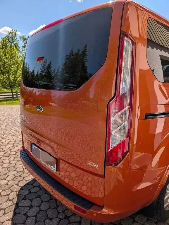 Gebraucht Ford Tourneo 150 PS (110 kW) 2023 Orange Van / Kleinbus
