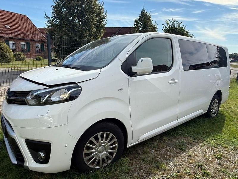 Weiß Gebraucht 2022 Toyota Proace Comfort Van | 20.500 € (Superpreis) - Bild 1/4