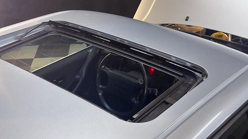 Gebraucht Audi 80 90 PS (66 kW) 1989 Silber Limousine