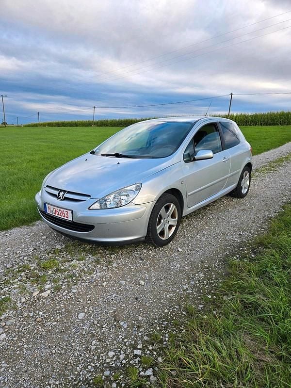 Silber Gebraucht 2003 Peugeot 307 Kleinwagen | 1.650 € (Fairer Preis) - Bild 1/4