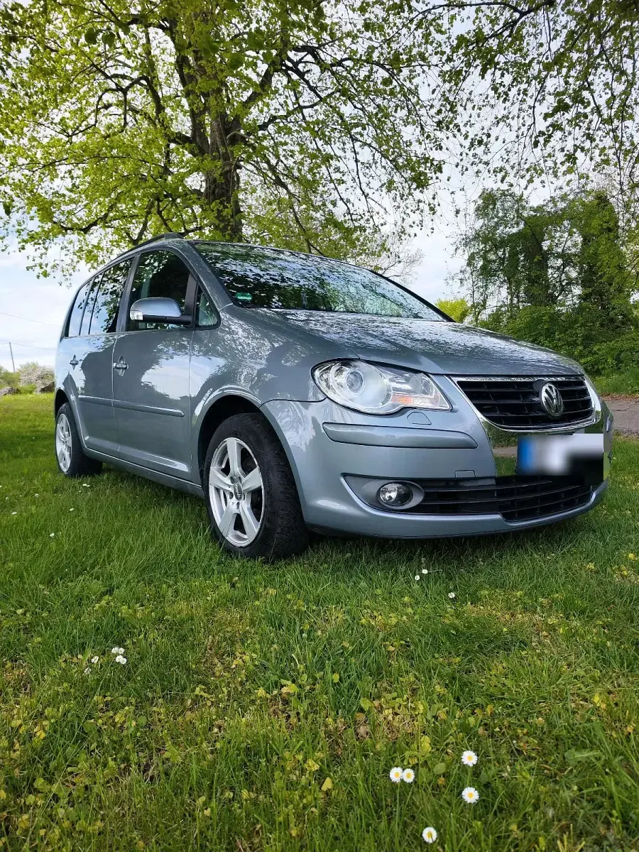 Gebraucht VW Touran 140 PS (102 kW) 2009 Grau Van / Kleinbus