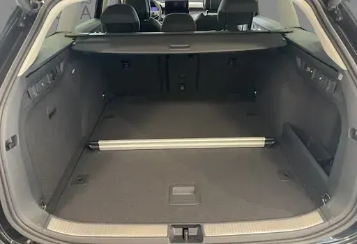 Neu Skoda Superb Selection 150 PS (110 kW) 2026 Schwarz Kombi
